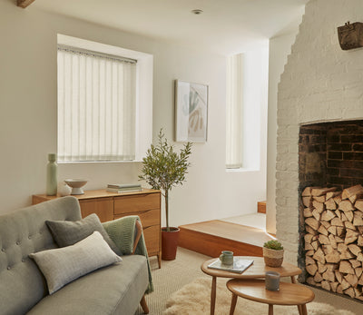 files/ARENA-2024-PIPER_PARCHMENT-VERTICAL_BLINDS-LIVING_ROOM-01.jpg