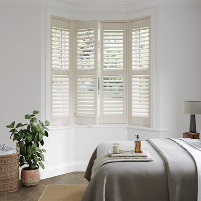 files/CLASSIC_IVORY-_BEDROOM_BAY_SHUTTER.jpg